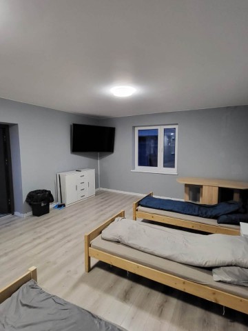 Na sprzedaż 2 budynki mieszkalne po generalnym remoncie