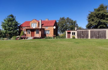 Sprzedam siedlisko pow. 1,3759 ha z domem i budynkami