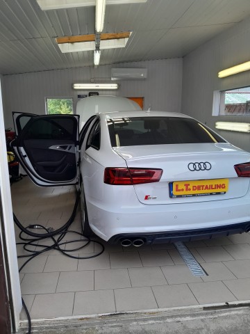 Czyszczenie tapicerki samochodowej i meblowej - Detailing