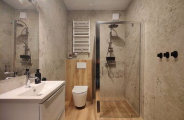 Do wynajęcia 2 pokoje w wysokim standardzie na parterze