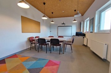 Wynajmę wolnostojący budynek biurowy z miejscami parkingowym ...