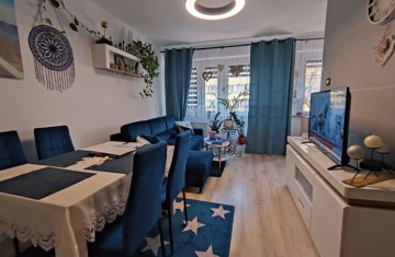 3 pok. mieszkanie, I piętro, po generalnym remoncie, umeblow ...