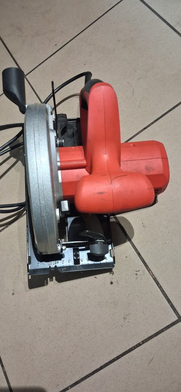 Piła elektryczna do drewna