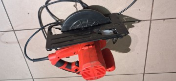 Piła elektryczna do drewna