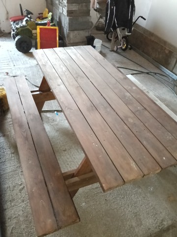 St&oacute;ł piknikowy duży i masywny