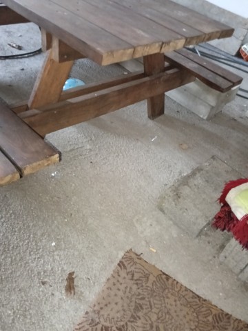 Stół piknikowy duży i masywny