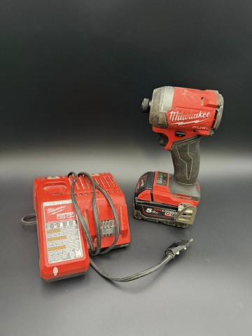 Zakrętarka udarowa Milwaukee M18 FID3 1/4  Stan: zakretarka