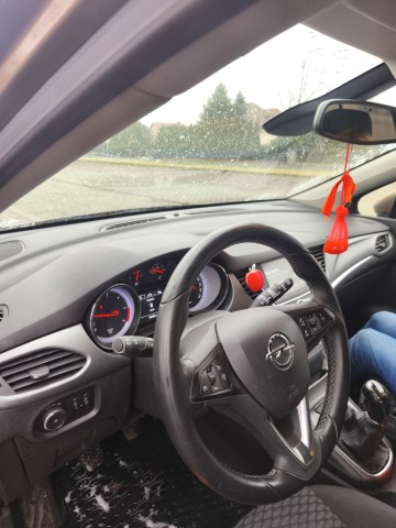 Sprzedam opla Astre K 2016r