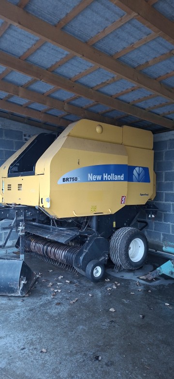 Sprzedam prase new holland br75a