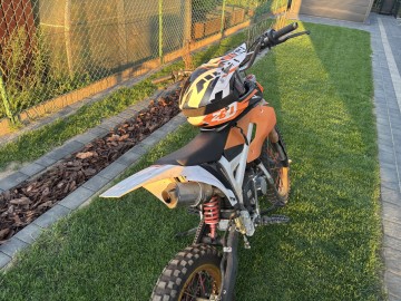 Cross KXD 125 cc + kask