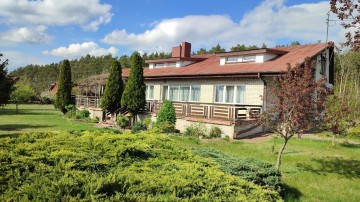 WYJĄTKOWY DOM Z ANTRESOLĄ POD LASEM &ndash; PRZYBYŁ&Oacute;W