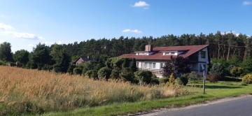 WYJĄTKOWY DOM Z ANTRESOLĄ POD LASEM – PRZYBYŁÓW