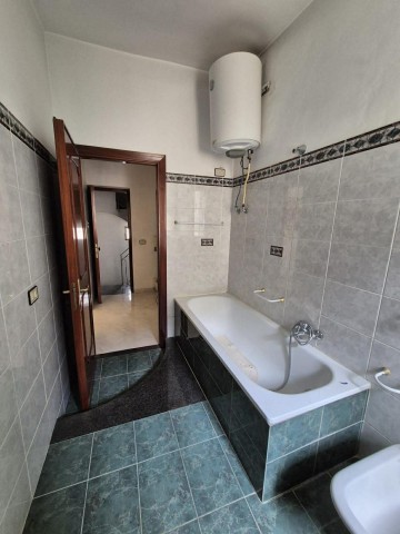 Na sprzedaż część kamienicy Carini Sycylia