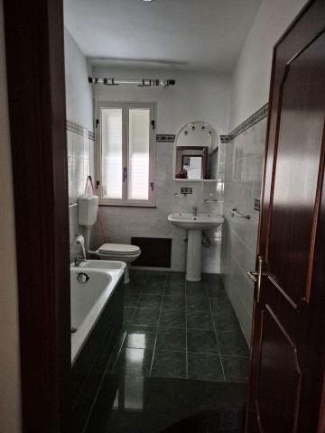 Na sprzedaż część kamienicy Carini Sycylia