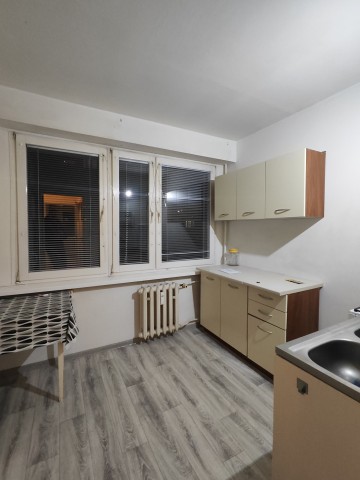Konin, 11 Listopada - 1 piętro - 2 pok. - 39 m2 - balkon