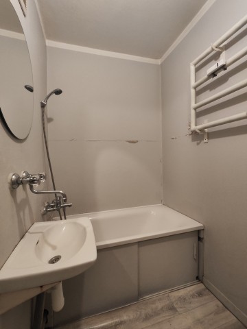 Konin, 11 Listopada - 1 piętro - 2 pok. - 39 m2 - balkon