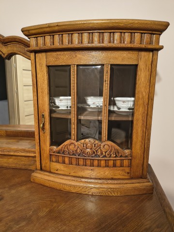 Sprzedam kredens/ antyk