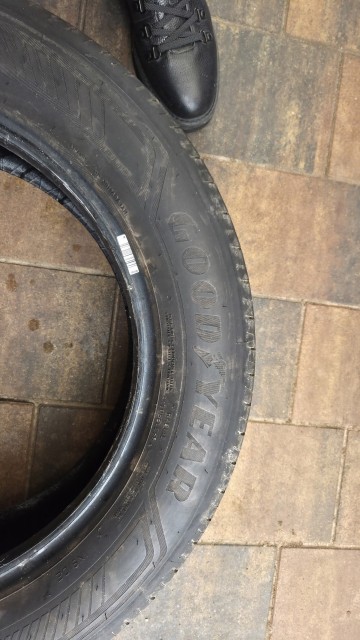 4 x Goodyear EfficientGrip 2 suv 215/60/17. "Demo"