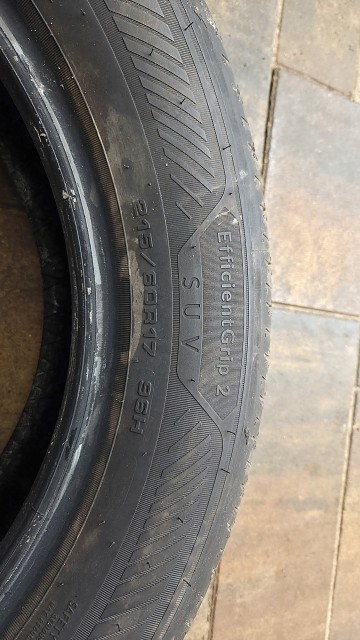 4 x Goodyear EfficientGrip 2 suv 215/60/17. "Demo"