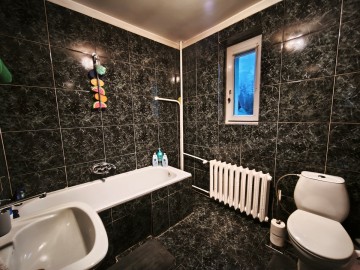 Na sprzedaż dom z dużym garażem