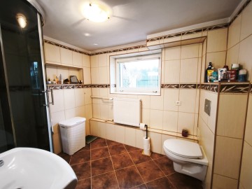 Na sprzedaż dom z dużym garażem