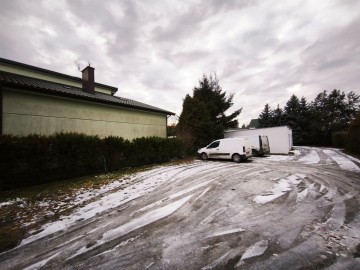 Na sprzedaż dom z dużym garażem