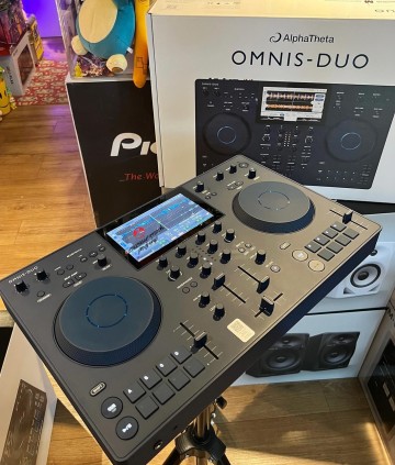 AlphaTheta XDJ-AZ, OMNIS-DUO , Pioneer OPUS-QUAD, XDJ-RX3