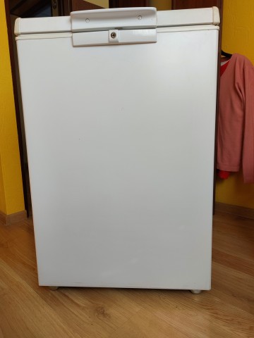 SPRZEDAM ZAMRAZARKĘ