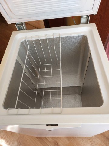 SPRZEDAM ZAMRAZARKĘ