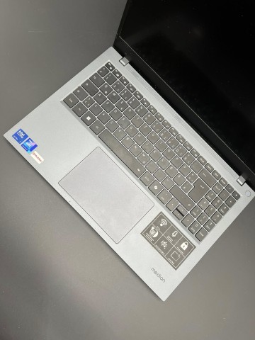 Laptop Medion e51443 32 GB/1 TB