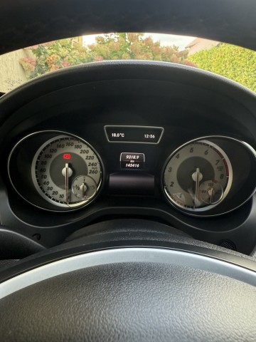 Sprzedam Mercedesa CLA 180