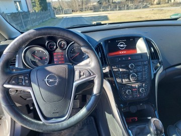 Opel Astra J lift  klimatronik navi nagłośnienie INFINITY  p