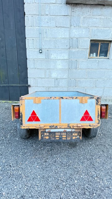 Przyczepka na resorach