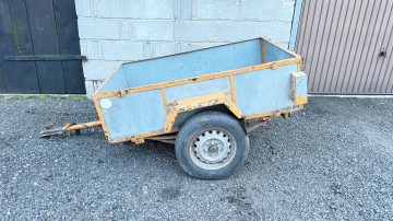 Przyczepka na resorach