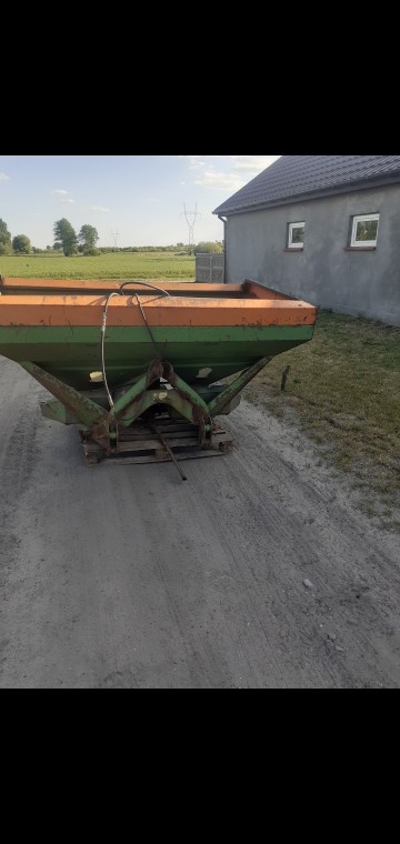 Rozsiewacz nawozu amazone zam 1501 1500kg