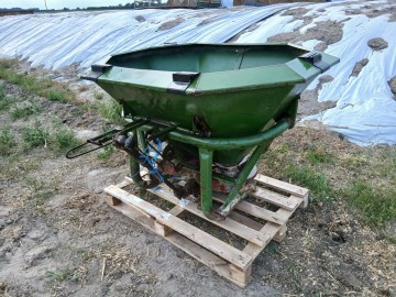 Rozsiewacz nawozu amazone zam 1501 1500kg