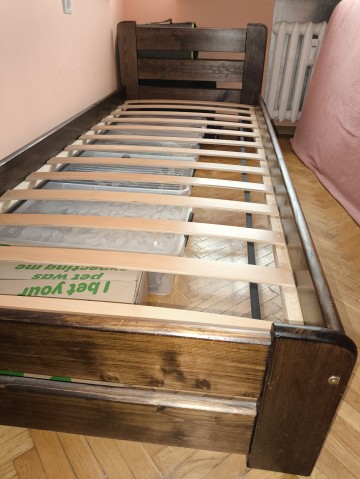 Sprzedam łóżko drewniane