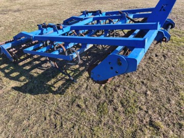 sprzedam agregat uprawowy z wałkami w przodzie i z tyłu