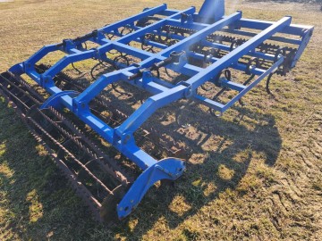 sprzedam agregat uprawowy z wałkami w przodzie i z tyłu