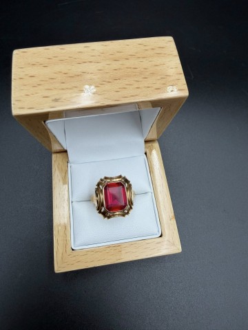 Złoty pierścionek  Pr&oacute;ba 585 14K Waga: 7.35 gram Rozmiar 17