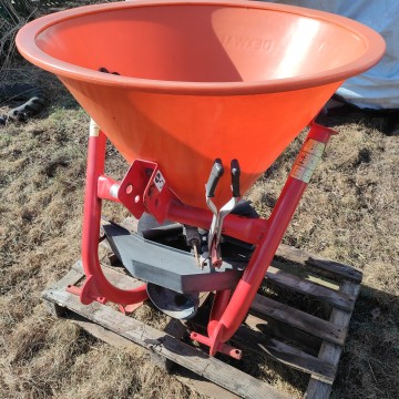 Sprzedam rozsiewacz nawoz&oacute;w