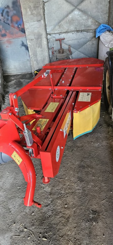 Kosiarka rotacyjna , sortownik ziemniak&oacute;w, koła.