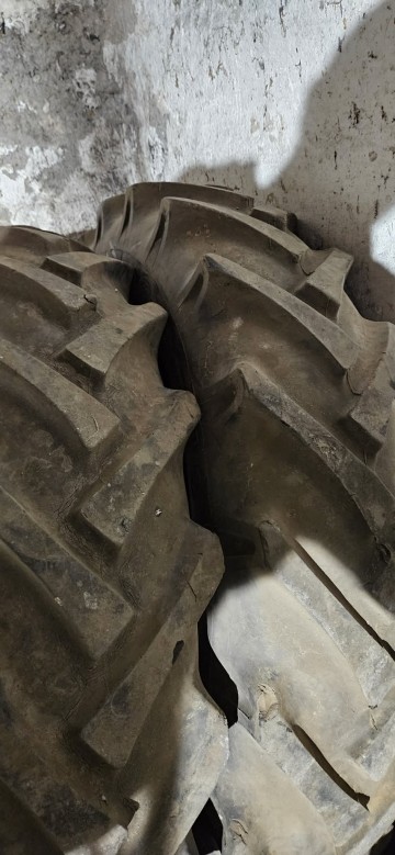 Kosiarka rotacyjna , sortownik ziemniak&oacute;w, koła.