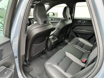 Volvo XC60 R-design 2022 rok, 2.0 diesel + 4x4