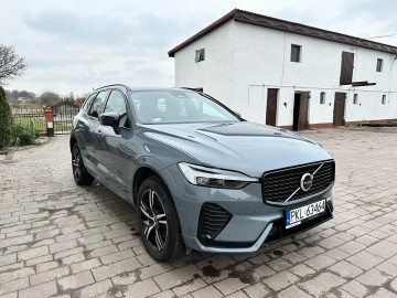 Volvo XC60 R-design 2022 rok, 2.0 diesel + 4x4