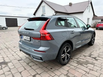 Volvo XC60 R-design 2022 rok, 2.0 diesel + 4x4