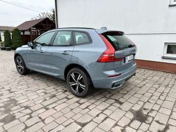 Volvo XC60 R-design 2022 rok, 2.0 diesel + 4x4
