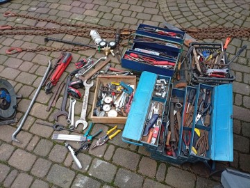 Sprzedam oleje silnikowe przekładniowe hydrauliczne smary