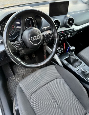 Sprzedam prywatną Audi Q2