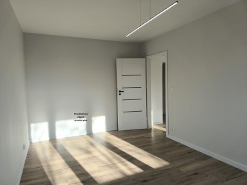 Na sprzedaż mieszkanie Voś. - 11 Listopada niski blok